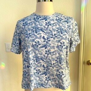Appleseeds XL blue and white floral crew neck tee.
